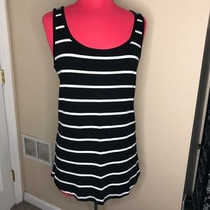 Women’s Old Navy Plus Tank Top 🖤🤍